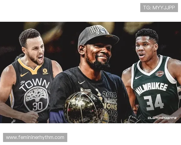 库杜斯中场与边锋切换的战术角色解析